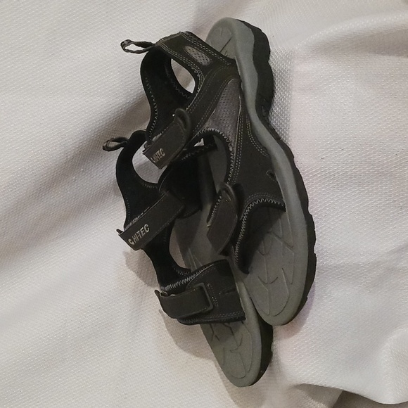 New!! Hi-Tec outdoor hiking sandals - Picture 1 of 7